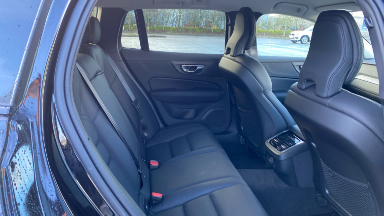 Volvo V60 2.0 B4P Plus Dark 5dr Auto [7 speed] Petrol Estate